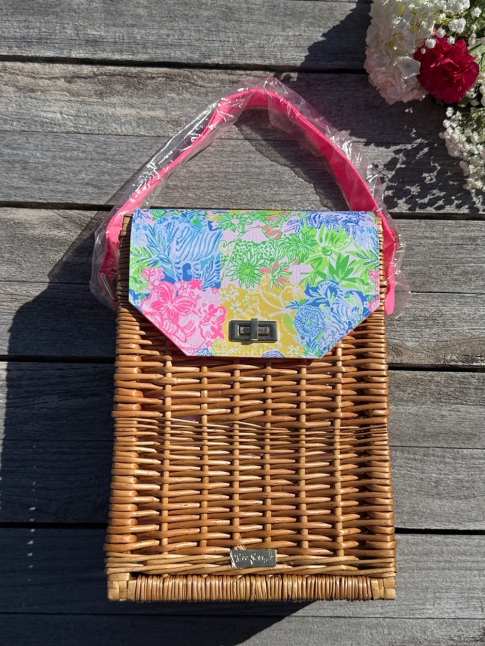 Lilly Pulitzer picnic‎ Wine basket Wicker Crossbody Floral Pink Strap Gold